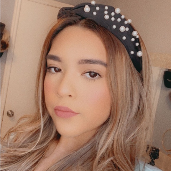 Profile Picture of Brianna Lucio (@brilucio) on Poshmark