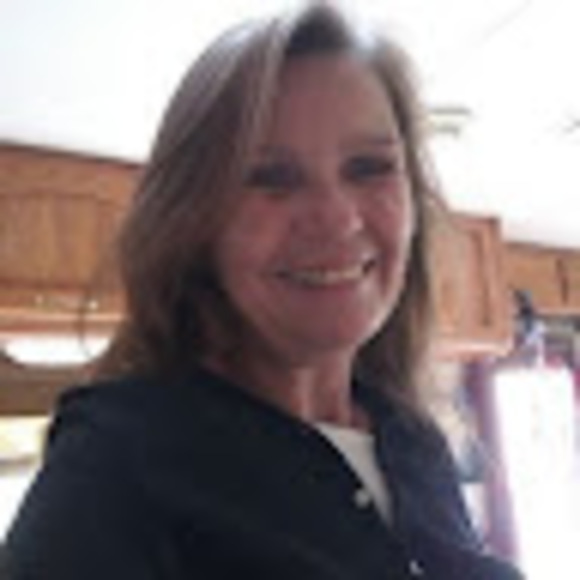 Profile Picture of Mary Twidwell (@mary_twidwell) on Poshmark