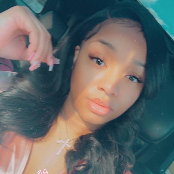 Larasheon Morgan - Poshmark Profile Picture of Larasheon Morgan (@mlarasheon) on Poshmark