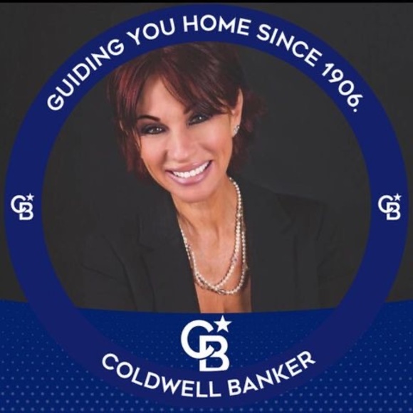 Profile Picture of Adele Pick (@pickteam) on Poshmark