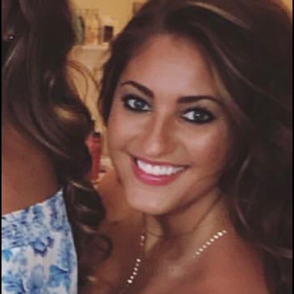 Profile Picture of Karley Jerden (@knjerden) on Poshmark