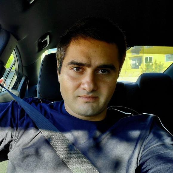 Profile Picture of Efrem Karamov (@efremmk) on Poshmark
