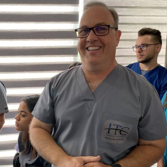 Profile Picture of Daniel Delrose (@ddelrose) on Poshmark