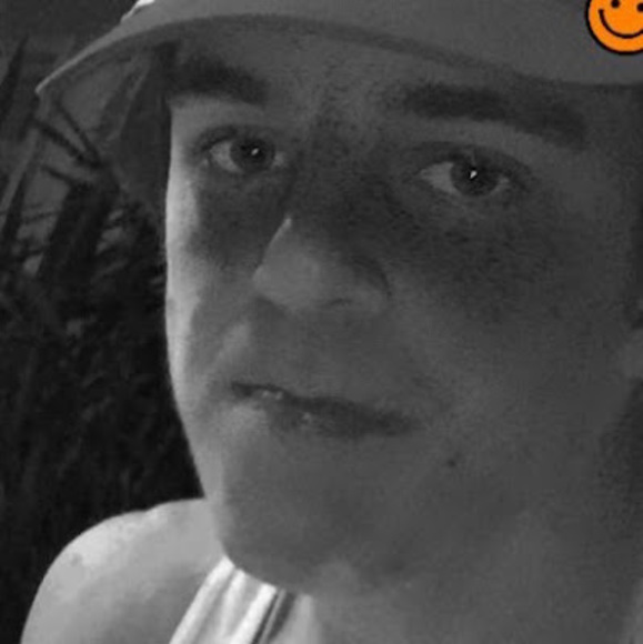 Profile Picture of Jonathan Miner (@jjminer2004) on Poshmark