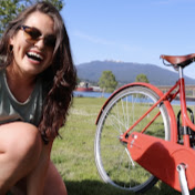 Profile Picture of Laura Enright (@lauracenright) on Youtube