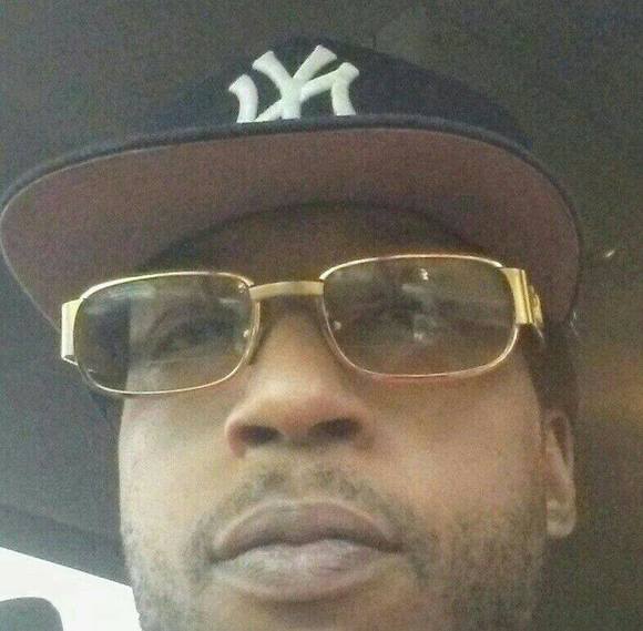 Profile Picture of Toby Andrews (@tobyandrews) on Poshmark
