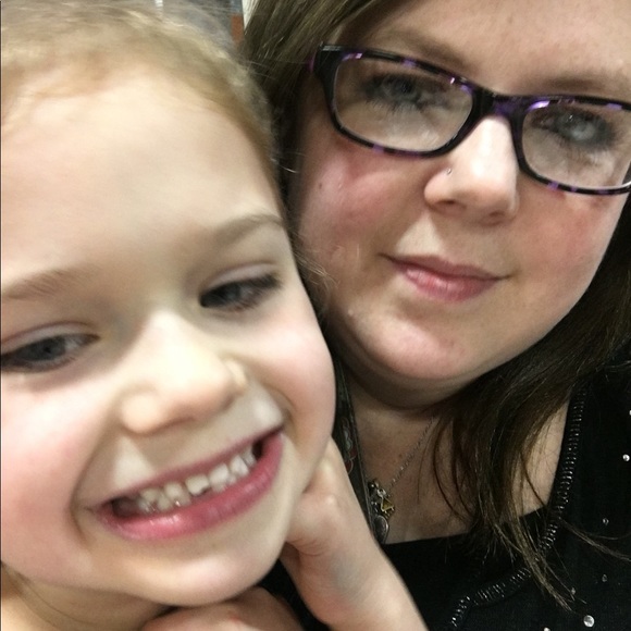 Profile Picture of Melissa Brasted (@melissabrasted) on Poshmark