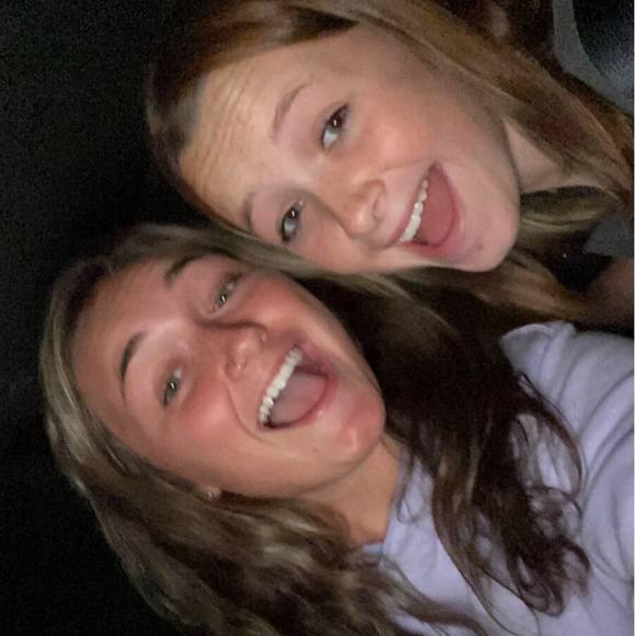 Profile Picture of Annabelle Longfield (@a_longfield) on Poshmark