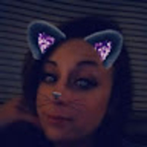 Profile Picture of Hannah Wait (@hannahwait8) on Poshmark
