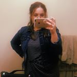 Profile Picture of Jillian (@helplessreader) on Instagram