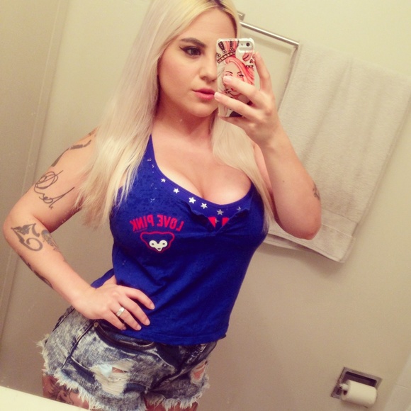 Profile Picture of Natasha Rusilko (@natashaxjade) on Poshmark