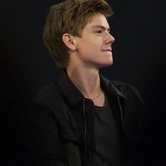 Nadia Hervert - Poshmark Profile Picture of Nadia Hervert (@nadia_11) on Poshmark