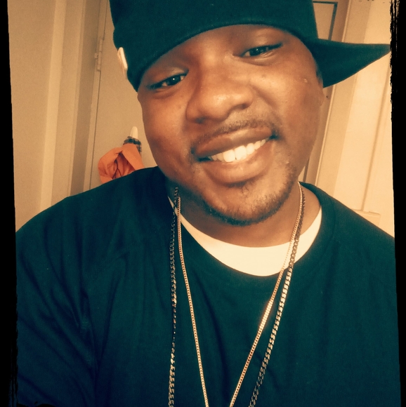 Profile Picture of Favian Padilla (@favianpadilla0) on Poshmark