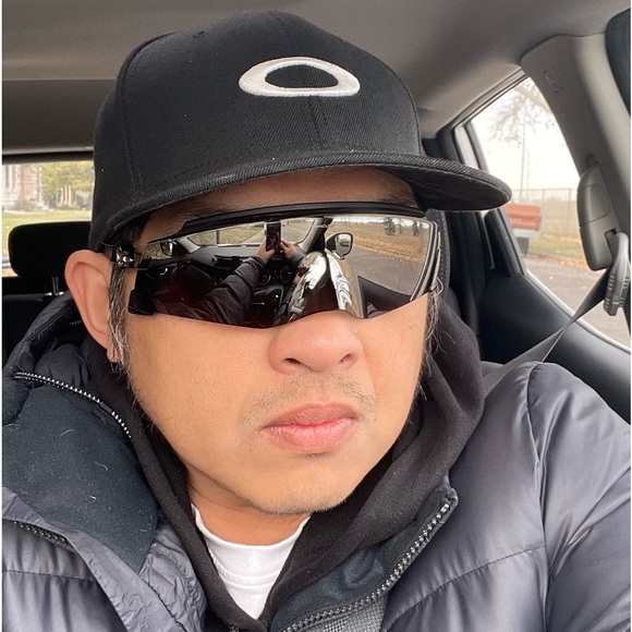 Profile Picture of Ares Pantino (@arespantino) on Poshmark