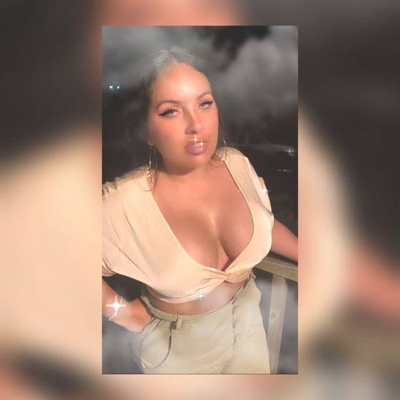 Profile Picture of Solimar Morales (@solimar_morales) on Poshmark