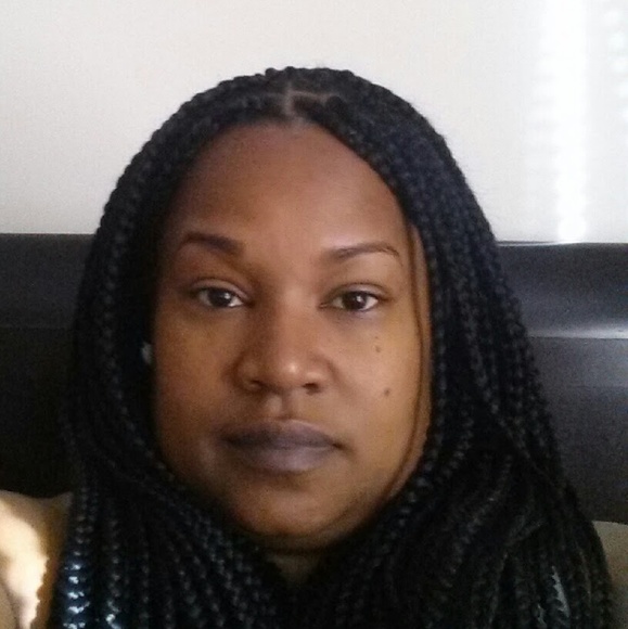 Profile Picture of Kenyatta Scott (@kheni028) on Poshmark