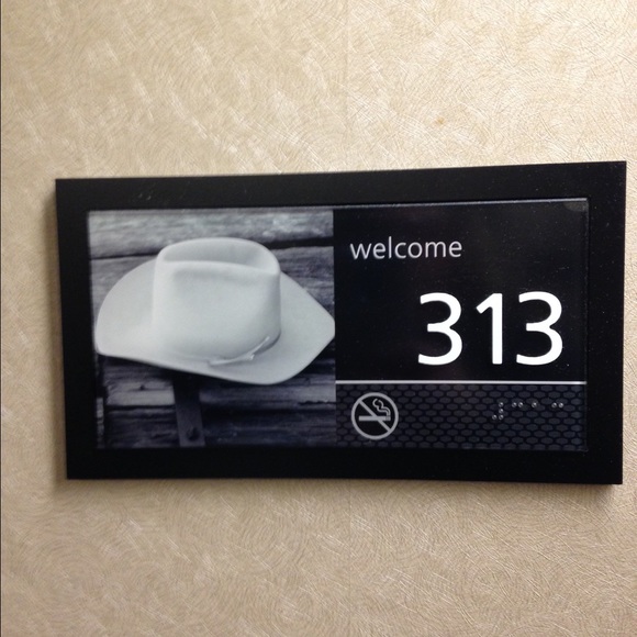 Profile Picture of Katie Skaw (@kskaw) on Poshmark