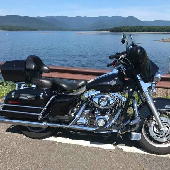 Profile Picture of Buddy Davison (@buddydavison) on Poshmark