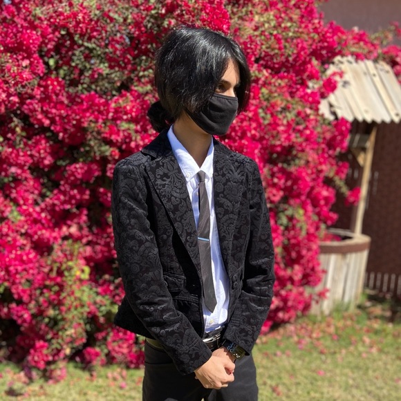 Profile Picture of Cameron Ramos (@dont_know_camb) on Poshmark