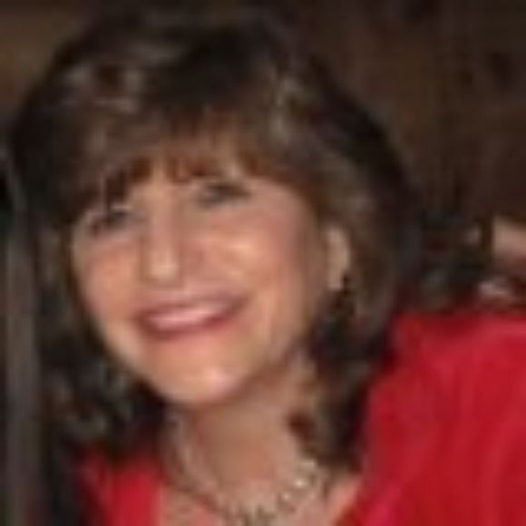 Profile Picture of Marilyn Titlebaum (@maar810) on Poshmark