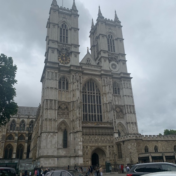 Profile Picture of Hailey Forbear (@haileyforbear) on Poshmark