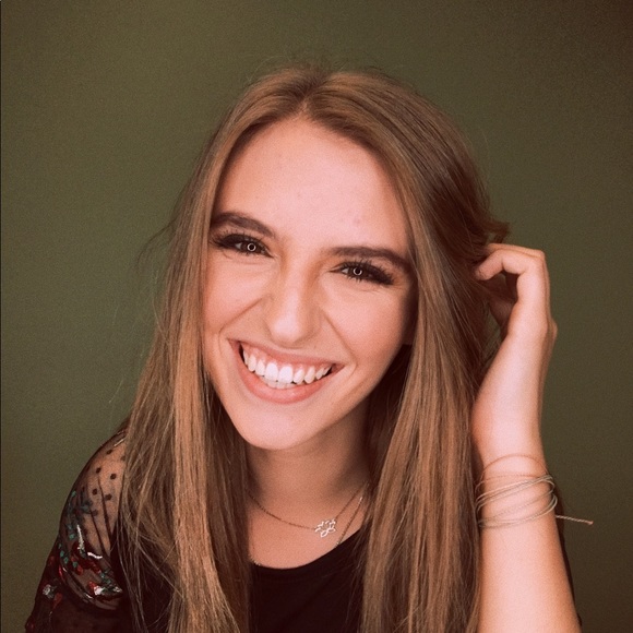 Profile Picture of Audrey Freeman (@freeabeth20) on Poshmark