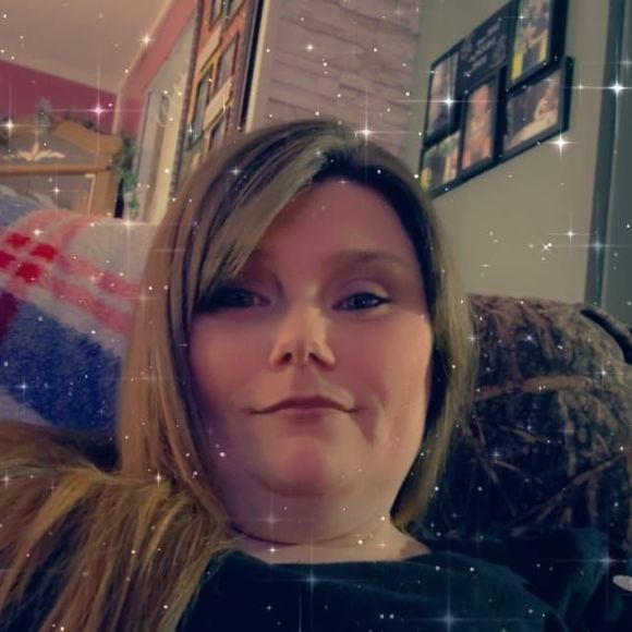 Profile Picture of Julia Scott camplin (@julia1977) on Poshmark