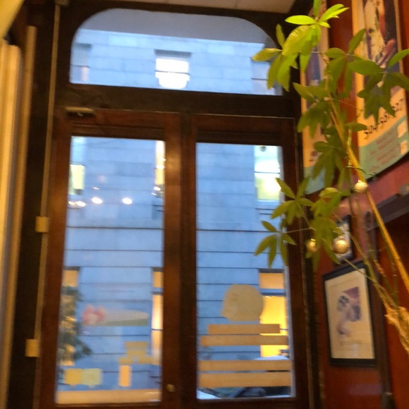 Profile Picture of Hoa Chau (@hoainc1) on Poshmark