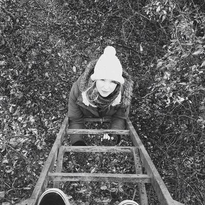 Profile Picture of Caroline (@CarolineTrout) on Twitter