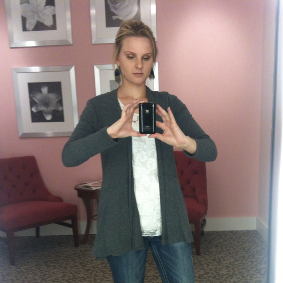 Profile Picture of Brittney Morino (@bmorino) on Poshmark