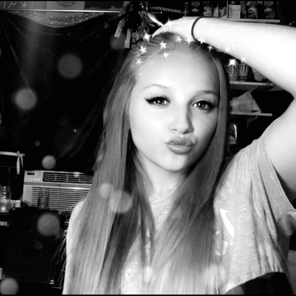 Profile Picture of Kylie💕 Read (@kylierene335) on Poshmark