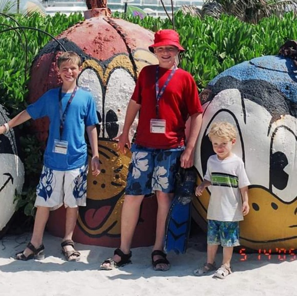 Profile Picture of Lisa Murdoch (@happymomlisa) on Poshmark