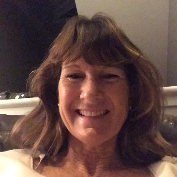 Profile Picture of Jennifer Adair (@niffer604) on Poshmark