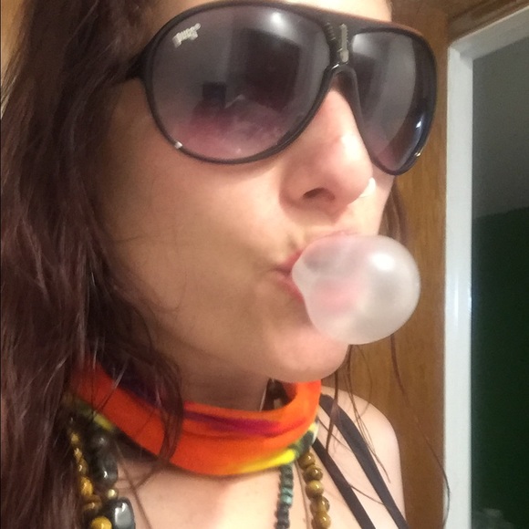 Profile Picture of April Gottschalk (@apeskee) on Poshmark