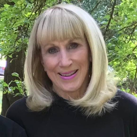 Profile Picture of Paula Dirks simpson (@heyheypaula1212) on Poshmark