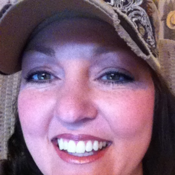 Profile Picture of Janae Wright (@janaem86) on Poshmark