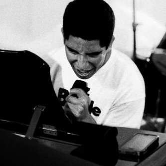 Profile Picture of Eddie Landeros (@royalblupanda) on Twitter