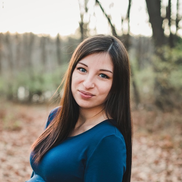 Profile Picture of Steph Grenko (@stephgrenko) on Poshmark