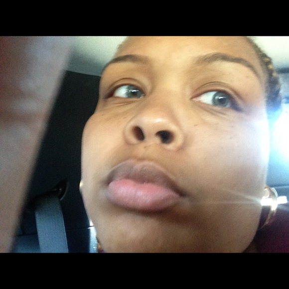 Profile Picture of Portia Verdun (@troy_angells) on Poshmark