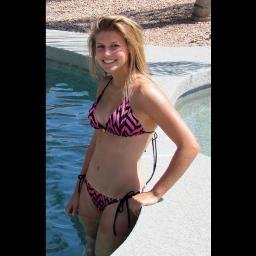 Profile Picture of Applegate Anna (@ApplegateAnna6) on Twitter