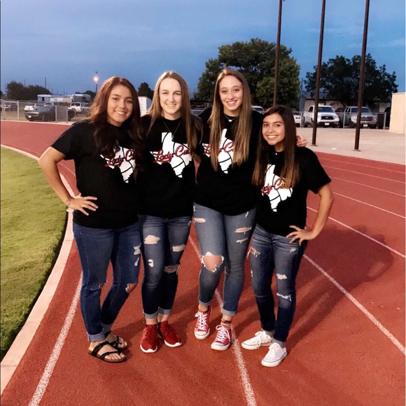 Profile Picture of Taryn Longoria (@taryn_longoria) on Poshmark