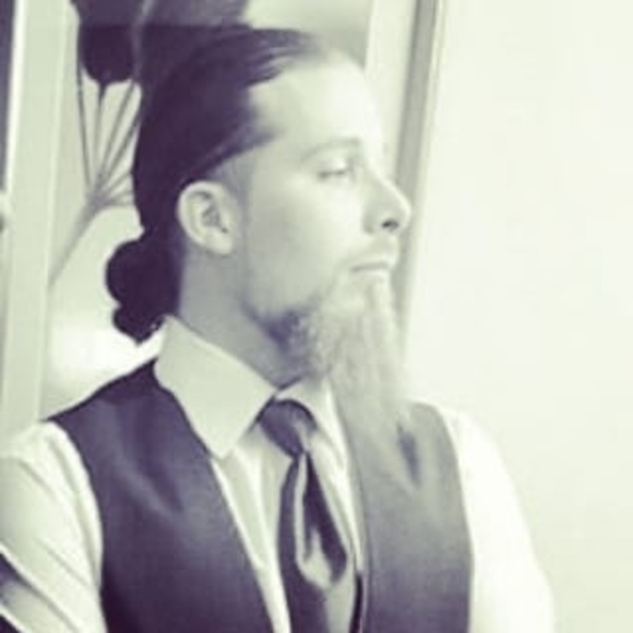 Profile Picture of Andrew Markowitz (@drew1999) on Poshmark