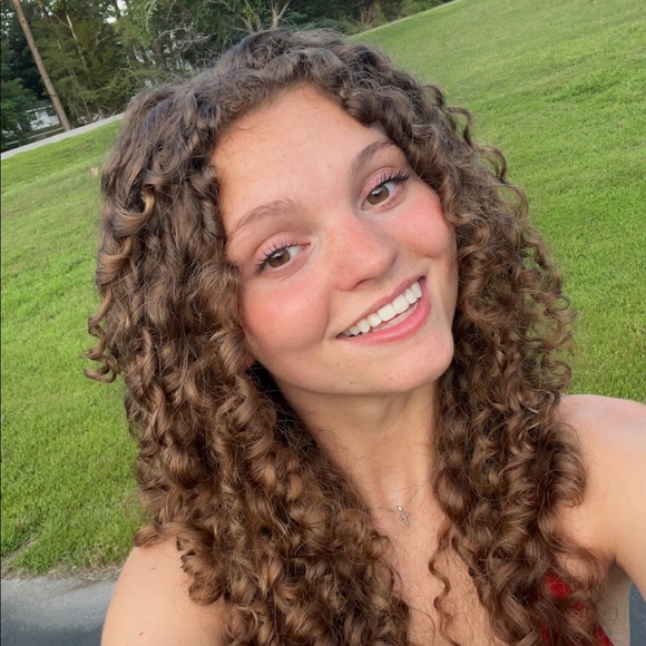 Profile Picture of Kaitlin Mccloskey (@mccloskeyk72) on Poshmark