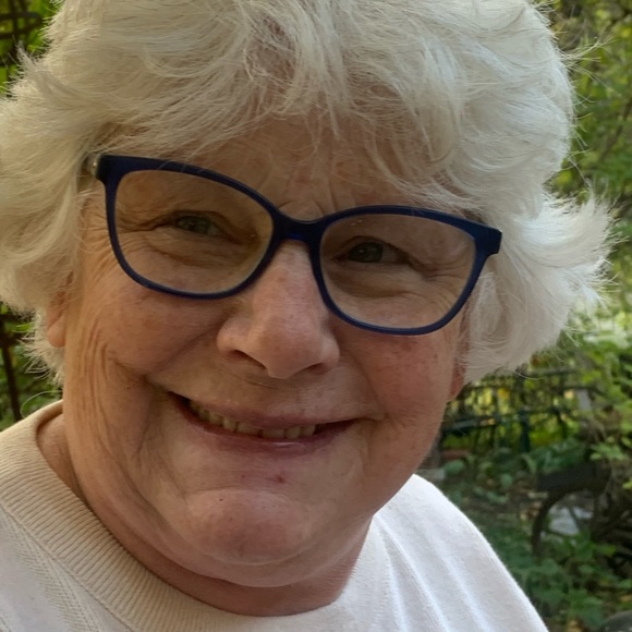 Profile Picture of Dorothy Enockson (@enockyellow) on Poshmark