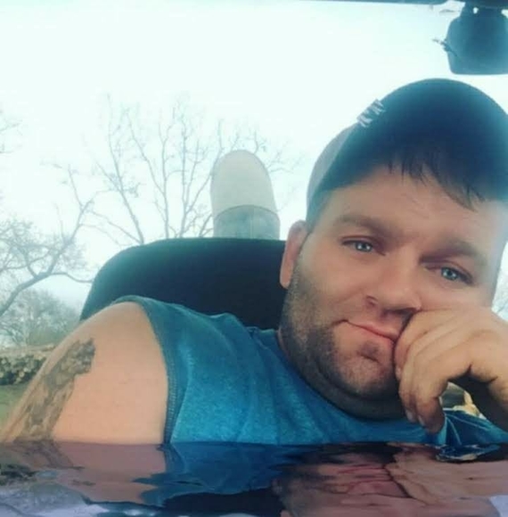 Profile Picture of Gary Bradshaw (@garybradshaw83) on Poshmark