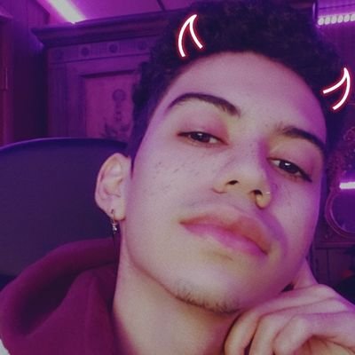 Profile Picture of Vinny  🖤 (@VinnyDAlmeida) on Twitter