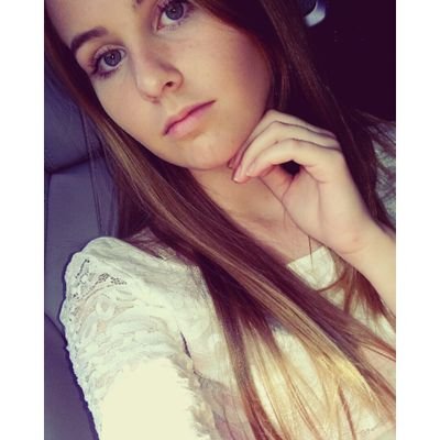 Profile Picture of Olivia Hinton (@oliviaahinton) on Twitter