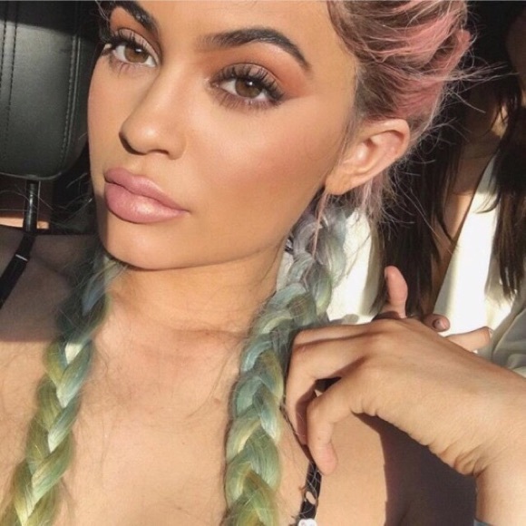 Profile Picture of Harmony Smith (@harmfulkorine) on Poshmark