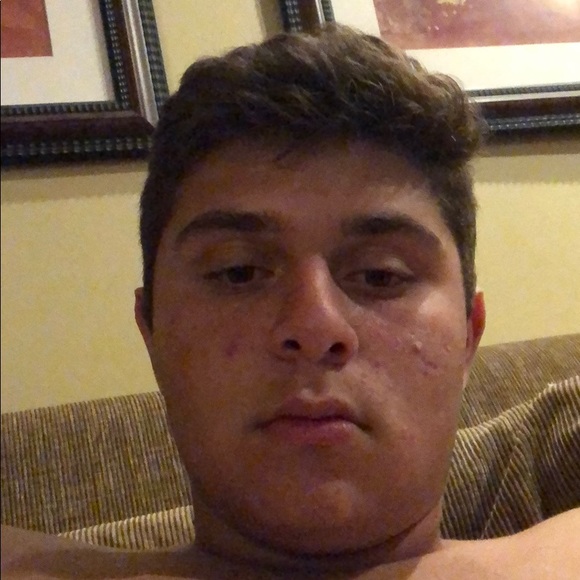 Profile Picture of Zach Appel (@zachappel_) on Poshmark