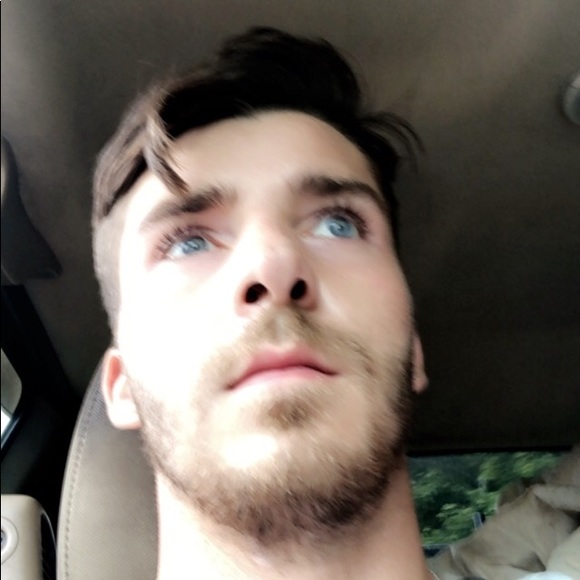 Profile Picture of Jimmy Gormley (@theseller100) on Poshmark